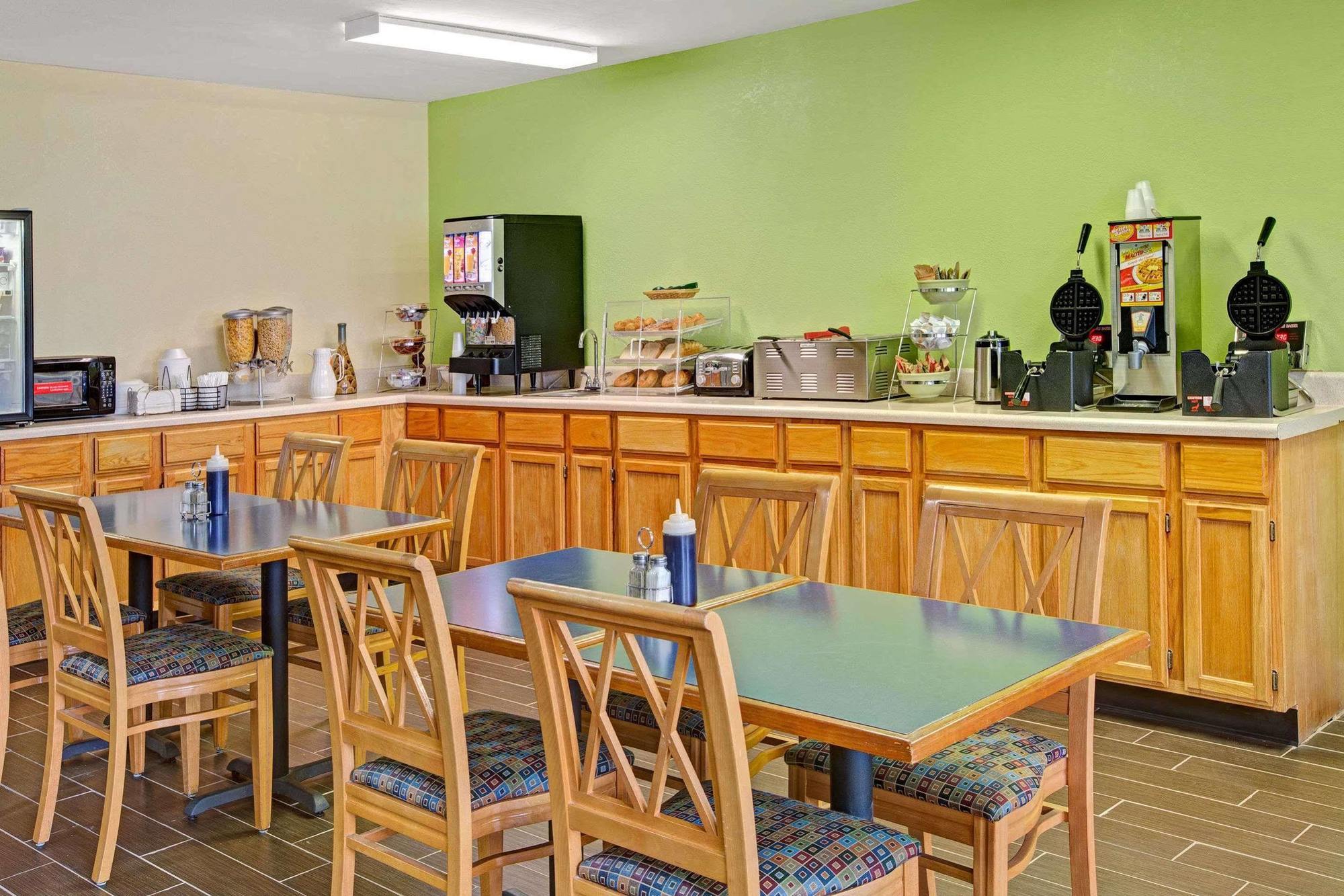 Microtel Inn & Suites By Wyndham סטייטסוויל מראה חיצוני תמונה